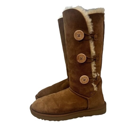 UGG BAILEY 3 Button Boots Women's 10 CHESTNUT Suede Sheepskin Triplet II - Picture 3 of 9